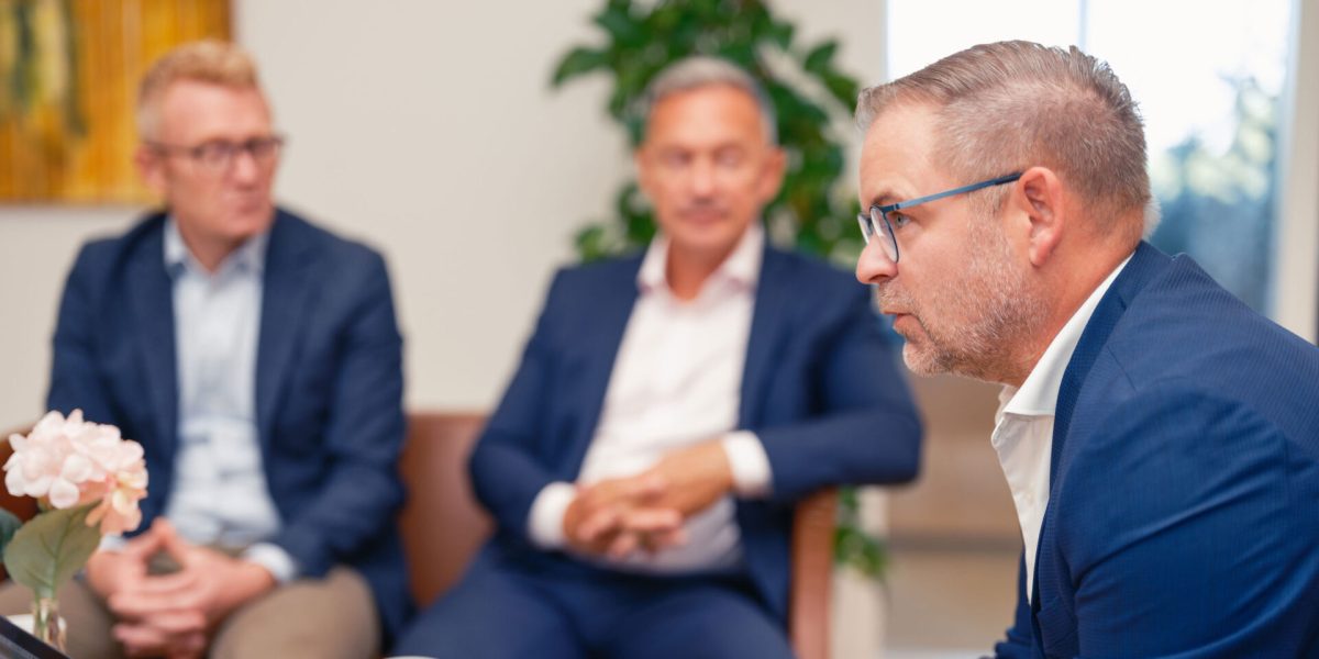 Gensam_Kunde-CEOs-samlet-i-sofa-03